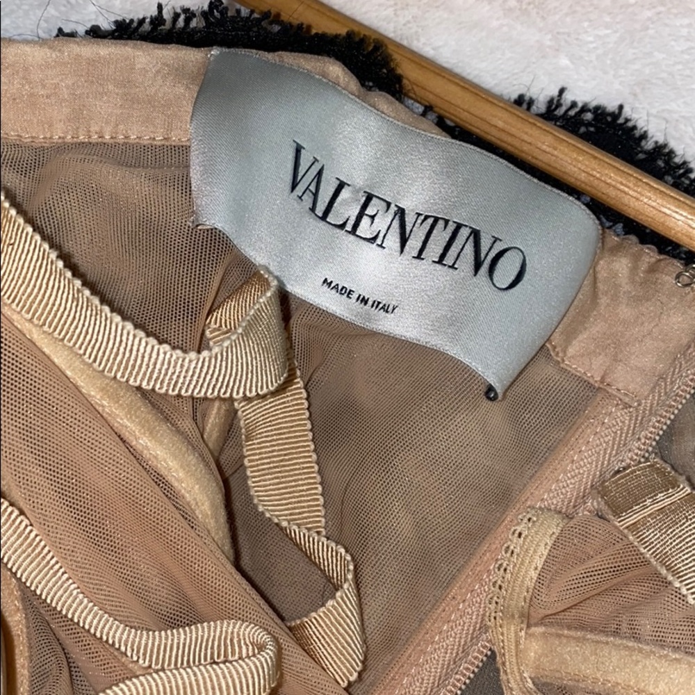 Valentino dress absolutely perfect π π - Picture 5 of 5